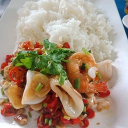 ข้าวทะเลผัดพริกเกลือ