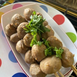 ลูกชิ้นปิ้งเนื้อ