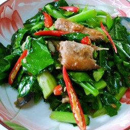 คะน้าปลาเค็ม