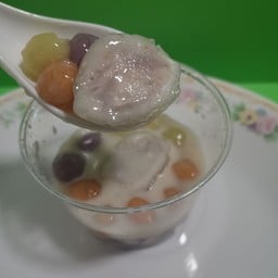 บัวลอยกะทิสดไส้เผือก