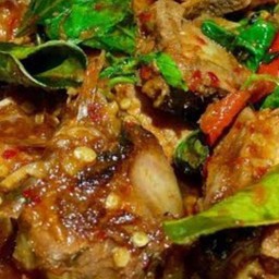 ผัดเผ็ดกระดูกอ่อนหมู