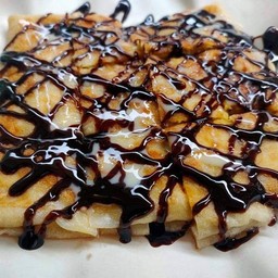 โรตี กล้วยหอม ไข่ ราดช็อกโกแลต