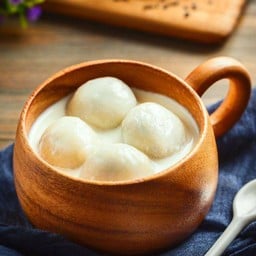 บัวลอยนมสด