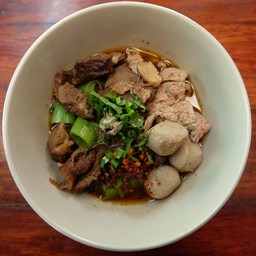 เกาเหลาเนื้อน้ำตก (พิเศษ)