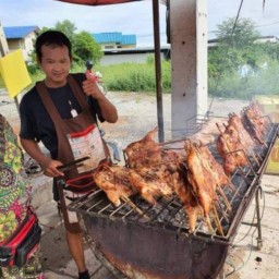 สมหวังไก่ย่างวิเชียรบุรี ตัวละ100บาท ชัยนาท