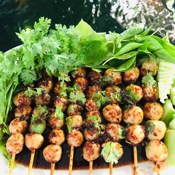 ลูกชิ้นปิ้งสุดแซบ หมู่บ้านสุขสันต์10