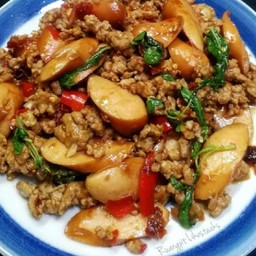 ข้าว กระเพราฮอตดอก,หมูสับ