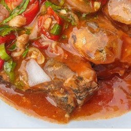 ยำปลากระป๋อง