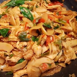 ข้าว ผัดเผ็ดหมูป่าหน่อไม้ดอง