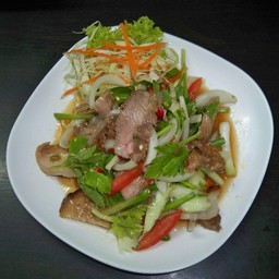 ยำเนื้อย่าง