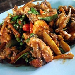 ผัดเผ็ดกบ