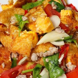 ยำไข่ดาว