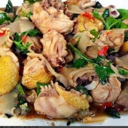 ผัดกระเพราไก่บ้าน-เป็นกับข้าว