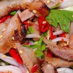 ยำคอหมูย่าง