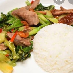 ข้าวผัดผักรวมหมู