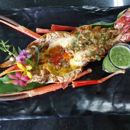 กุ้งแม่น้ำใหญ่ อบเนยกระเทียม