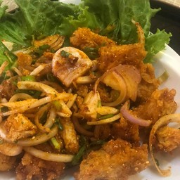 ยำไก่แซ่บ