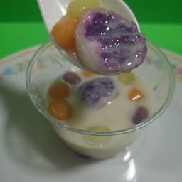 บัวลอยกะทิสดไส้มันม่วง