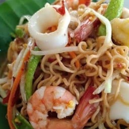 ตำมาม่าทะเล-ปลาร้า หรือ ไทย