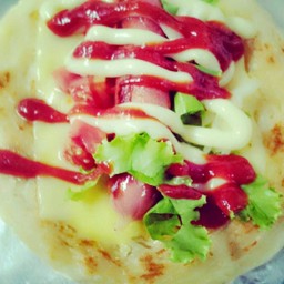 โรตีตบ โรลไส้กรอกพริกเผา