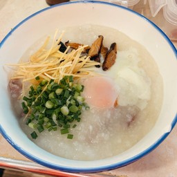 โจ๊กใส่ไข่ลวก