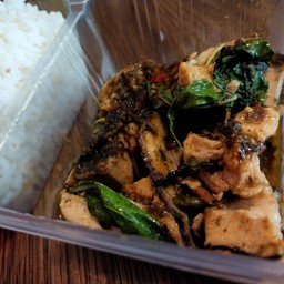 ข้าว กะเพราปลาสไลด์เจ