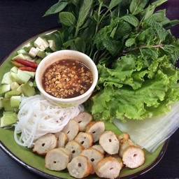 แหนมเนือง