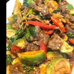 ผัดเผ็ดเนื้อ.ติดมัน