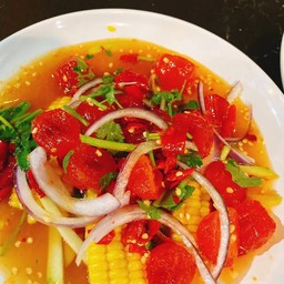 ยำไข่แดงเค็ม