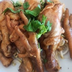 เจ๊แก้วไก่ตุ๋น ศรีชุม