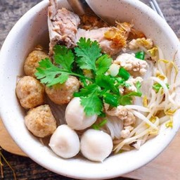 ก๋วยเตี๋ยวหมูน้ำใส