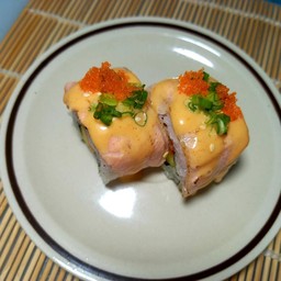 กริลแซลมอนสไปซี่มากิ (1ชิ้น)