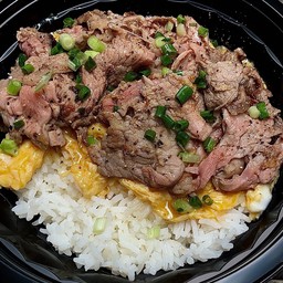 ข้าวไข่ข้นเนื้อริบอายสไลด์ - CREAMY  OMELETE WITH RIB-EYE