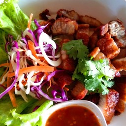 หมูสามชั้นทอดน้ำปลา