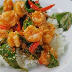 กระเพรากุ้งราดข้าว