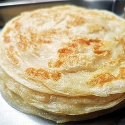 โรตีตบ ราดคาราเมล