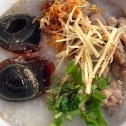 โจ๊กไข่เยี่ยวม้า