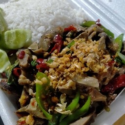 ข้าว กะเพราเนื้อ