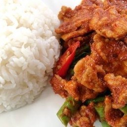 ข้าวถั่วผัดพริกแกง