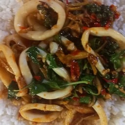 ผัดพริกแกงรวมมิตร