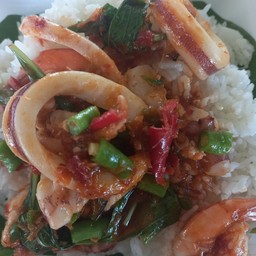 ข้าวราดพริกแกงทะเล