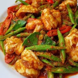 ผัดพริกแกง