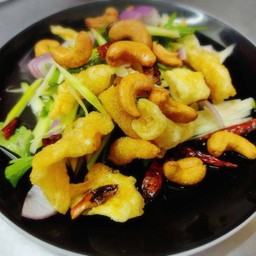 ยำสามกรอบ