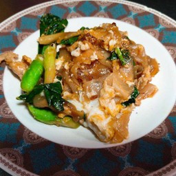 ผัดซีอิ๊วเส้นใหญ่