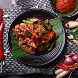 ผัดพริกแกงพิจิตรไก่(กับข้าว)