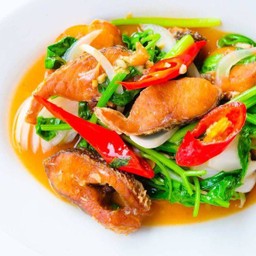 ปลาช่อนทอดผัดคื่นไช่