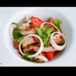 ยำคอหมูย่าง