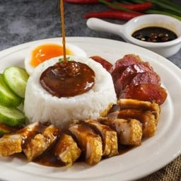 ก๋วยเตี๋ยวเรือครูเอก ข้าวขาหมู ข้าวหมูแดง - หมูกรอบ ปากทางเข้าวัดเกาะ