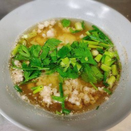 ข้าวต้มเครื่องหมูสับ