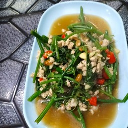 ยอดมะระหมูสับ